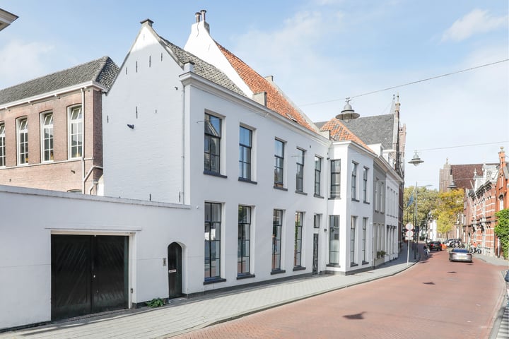 Bekijk foto 3 van Sint Josephstraat 10