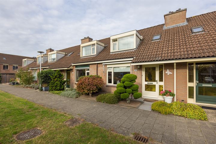 Bekijk foto 2 van Cruys Voorberghstraat 43