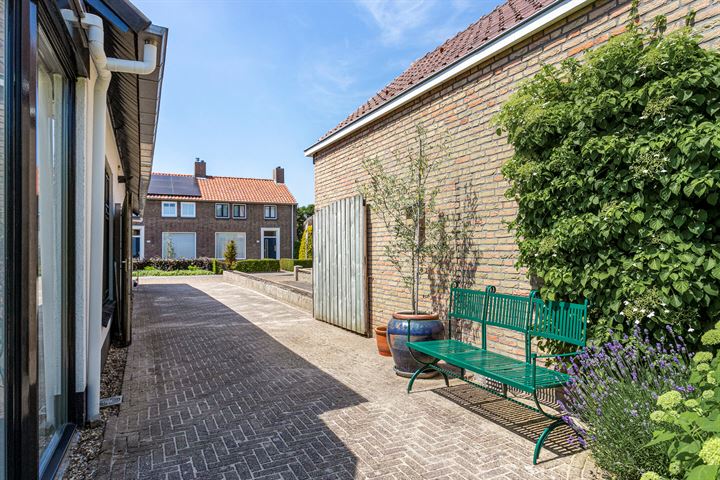 Bekijk foto 37 van Pastoor van Akenstraat 20