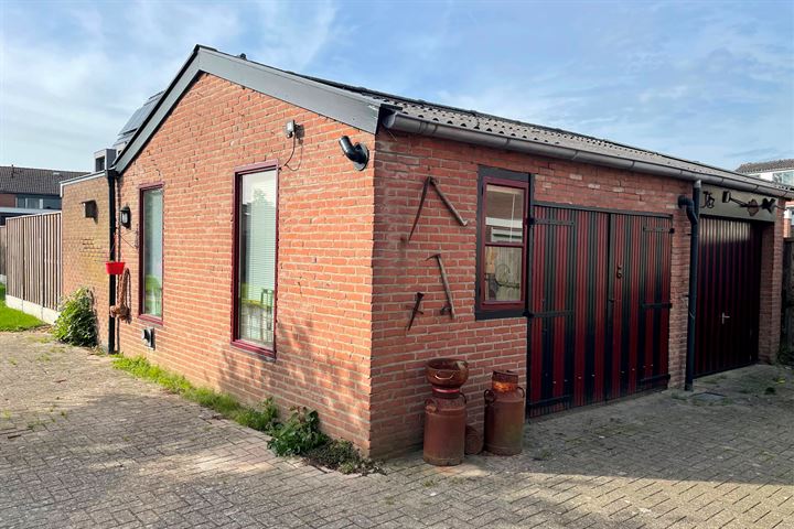 Bekijk foto 37 van Hessenbergstraat 17