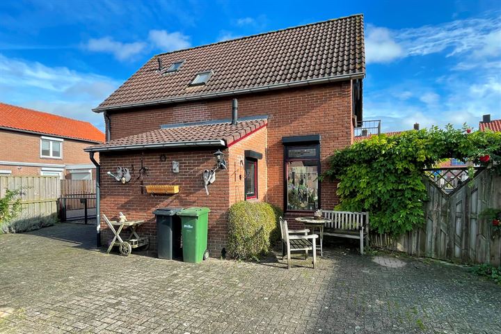 Bekijk foto 30 van Hessenbergstraat 17