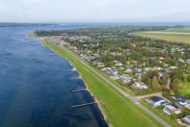 Bekijk foto 41 van Dennenlaan 9