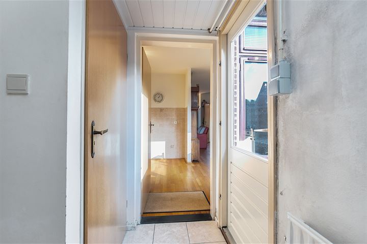 View photo 19 of Leeghwaterstraat 78