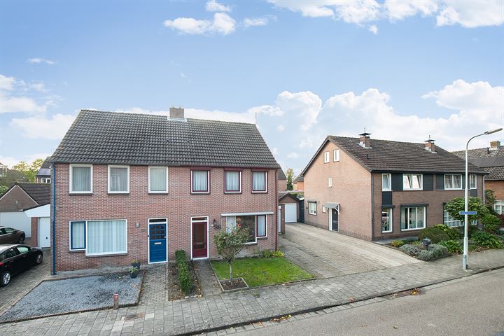 View photo 48 of Leeghwaterstraat 78