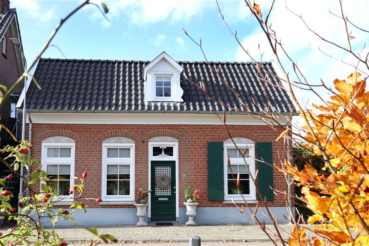 Bekijk foto 1 van Schoolstraat 23