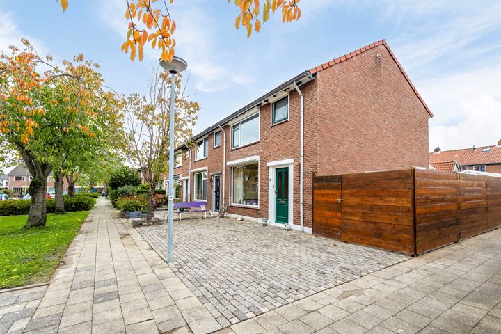 Bekijk foto 2 van Beatrixstraat 2