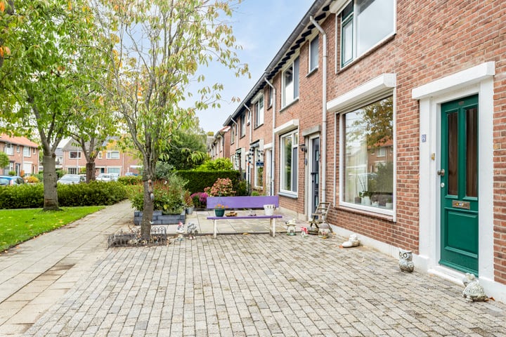 Bekijk foto 6 van Beatrixstraat 2