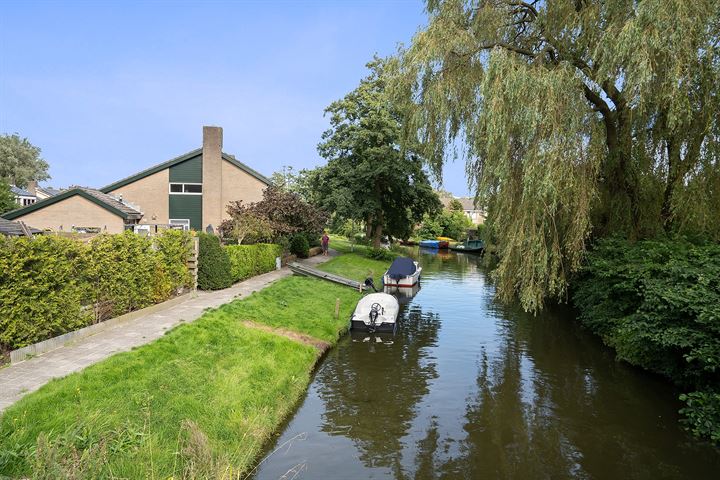 Bekijk foto 44 van Meeuwenlaan 4