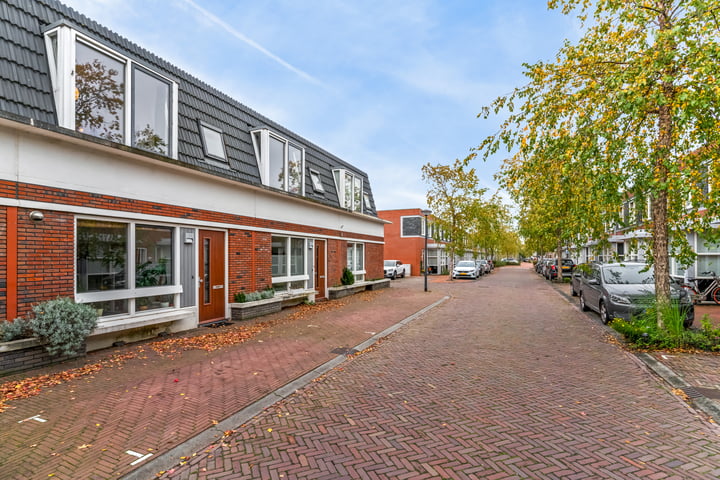 Bekijk foto 37 van De Genestetstraat 79