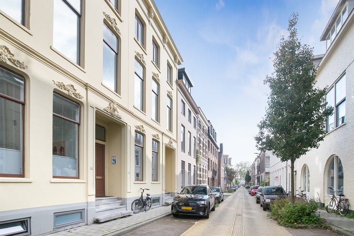 Bekijk foto 35 van Karel van Gelderstraat 13