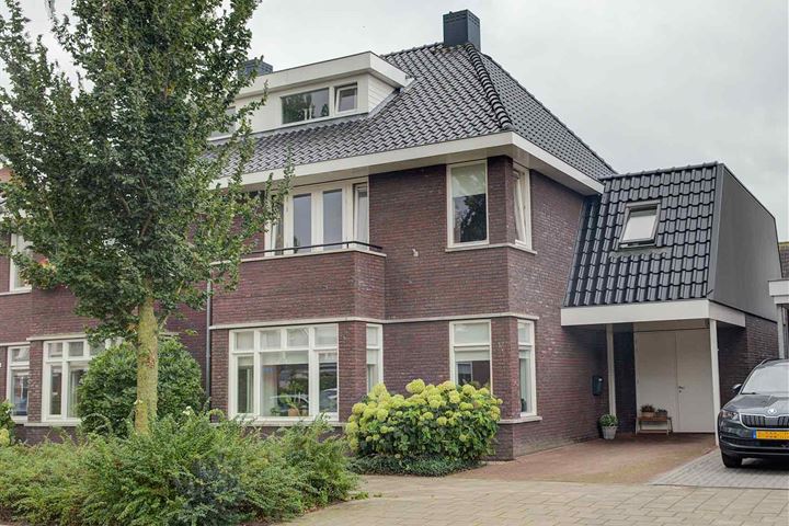 Bekijk foto 33 van Iepenlaan 17