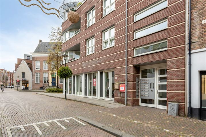 View photo 6 of Damstraat 30