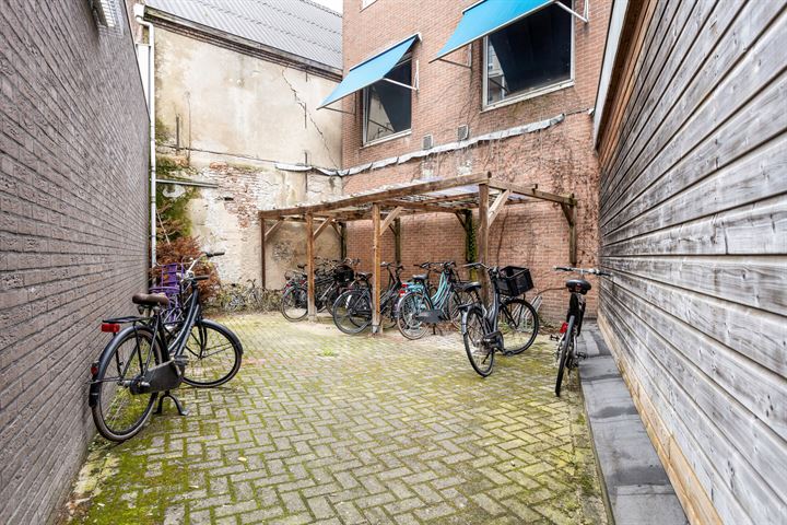 View photo 22 of Damstraat 30