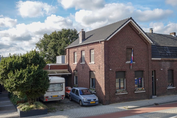 Bekijk foto 2 van Dorpstraat 7