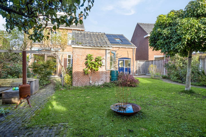 Bekijk foto 33 van Preangerstraat 51