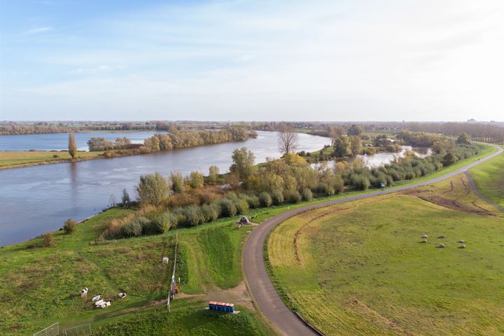 Bekijk foto 1 van Schout van Hanswijkplein 132