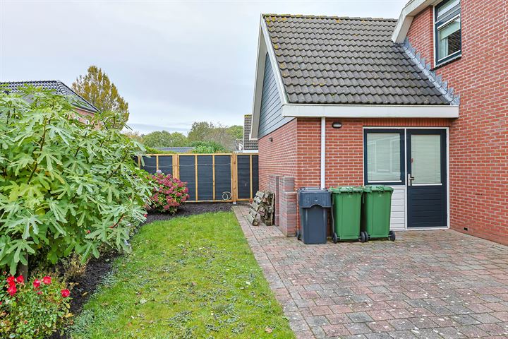 Bekijk foto 40 van Biessumerwaard 14