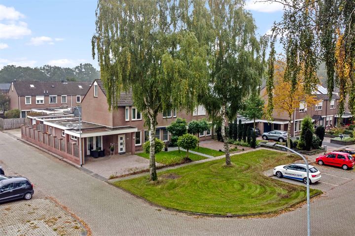 Bekijk foto 39 van Berkenlaan 25