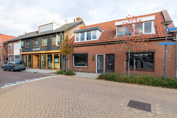 View photo 1 of Besoyensestraat 81