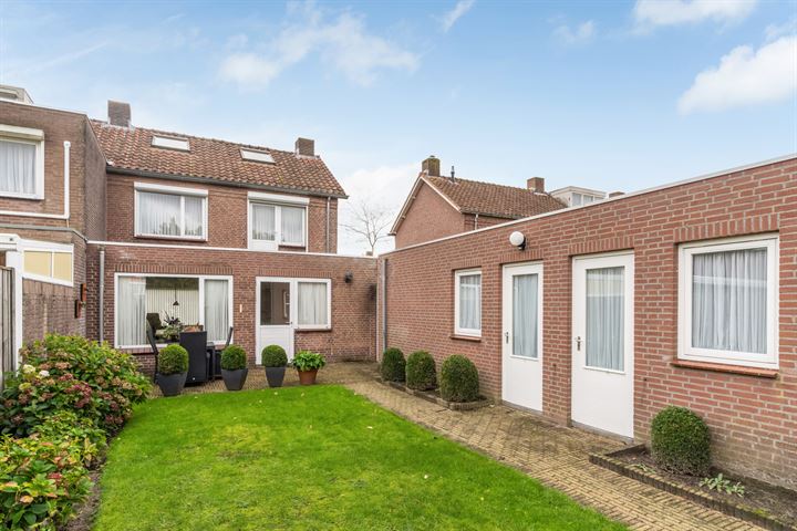 Bekijk foto 34 van Pastoor Sprangersstraat 18