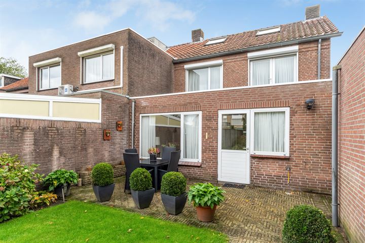 Bekijk foto 38 van Pastoor Sprangersstraat 18