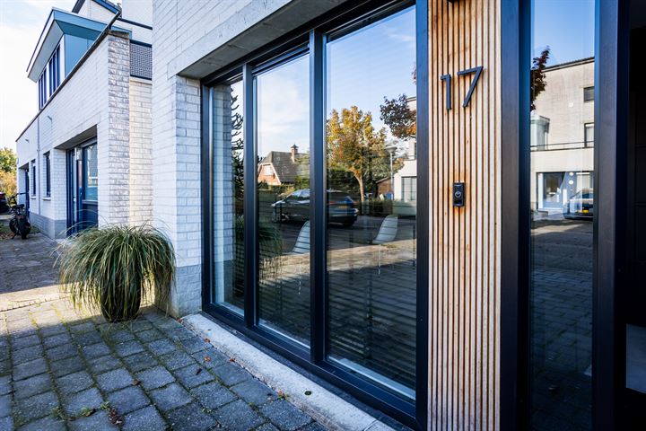 Bekijk foto 41 van Leguaanstraat 17