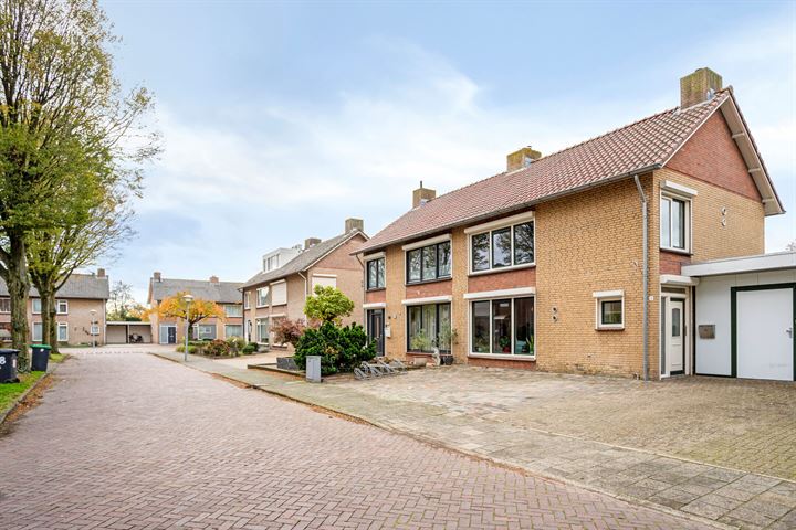 Bekijk foto 1 van Lavendelstraat 8