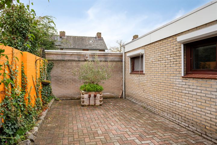 Bekijk foto 38 van Lavendelstraat 8