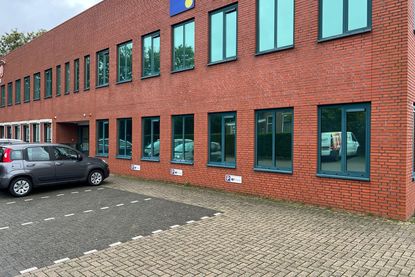 Bekijk foto 3 van Achthovenerweg 17 D