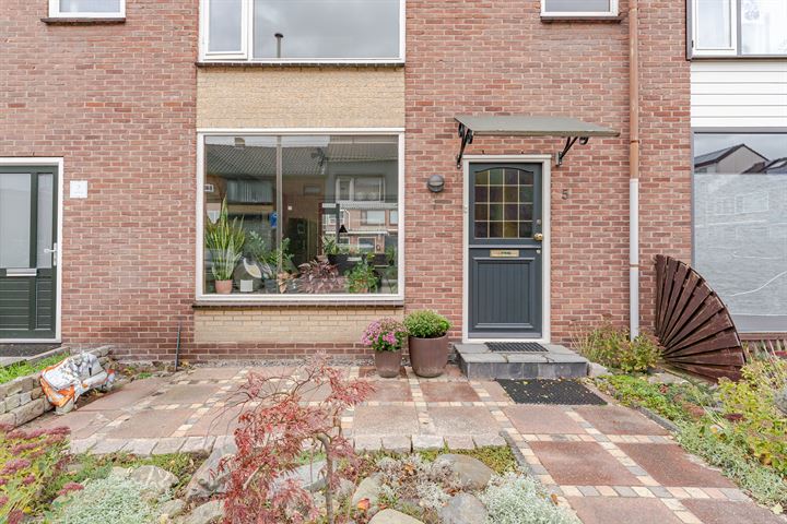 Bekijk foto 3 van de Genestetstraat 5