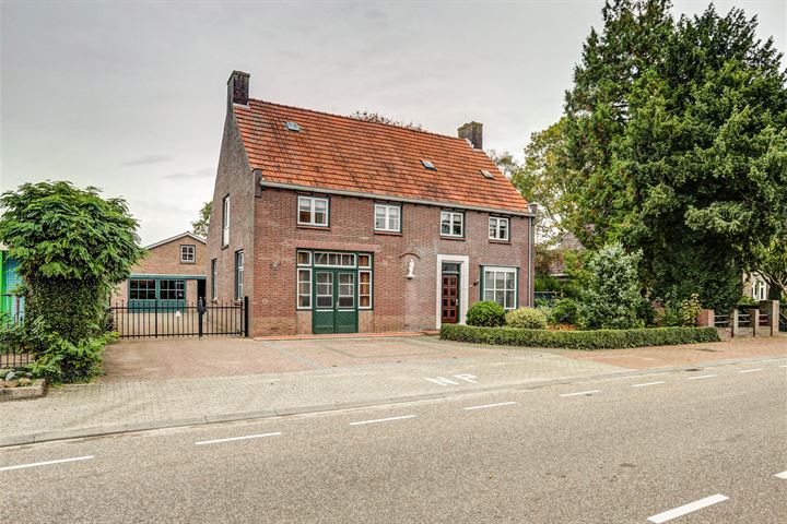 Dorpsstraat 32, Ulicoten