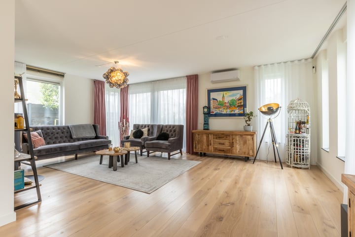 Bekijk foto 2 van Arie Kempkesweg 102