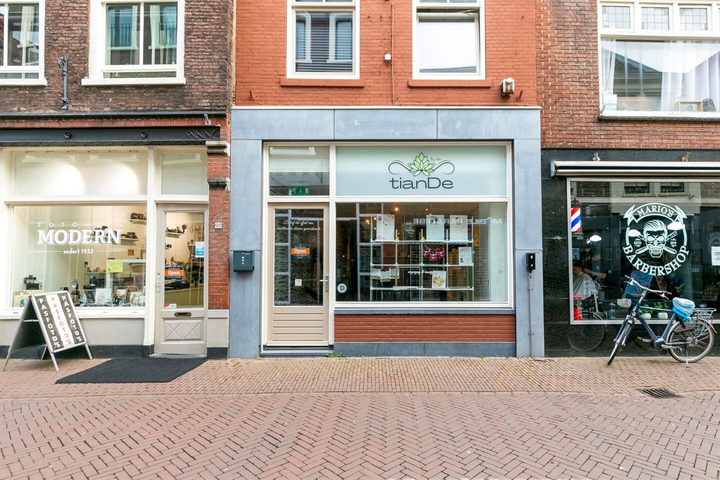 Bekijk foto 1 van Vriesestraat 92