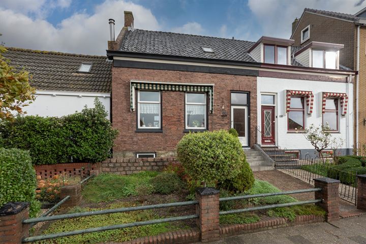 Bekijk foto 1 van Emmastraat 68