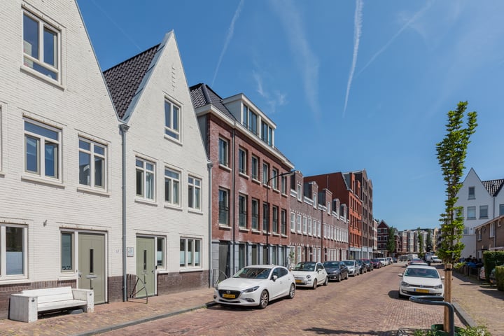 Bekijk foto 4 van Plaspoelstraat 59