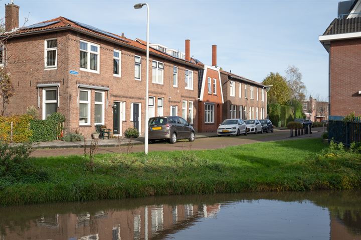 Bekijk foto 40 van Tulpstraat 2