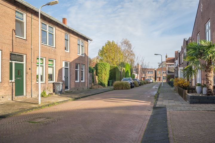 Bekijk foto 38 van Tulpstraat 2