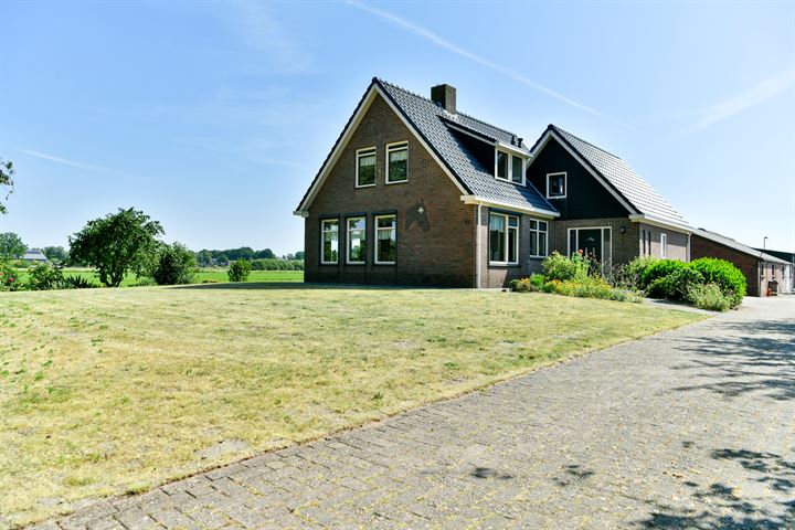 View photo 2 of Riegshoogtendijk 85