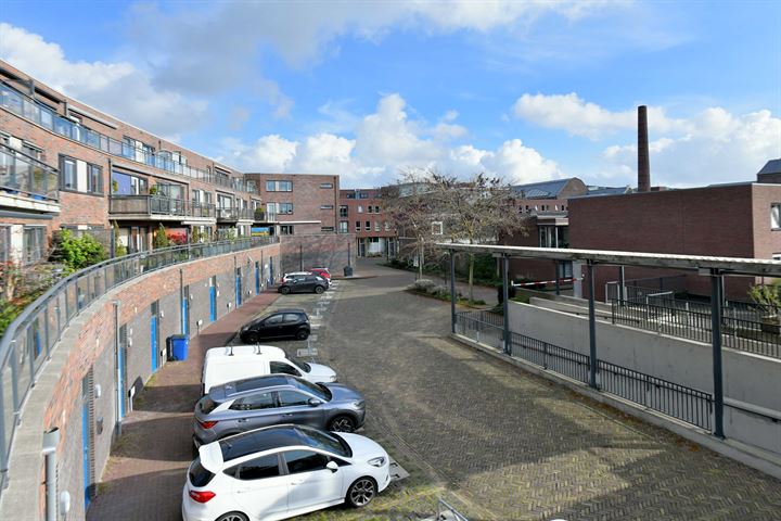 Bekijk foto 11 van Emmaplein 2