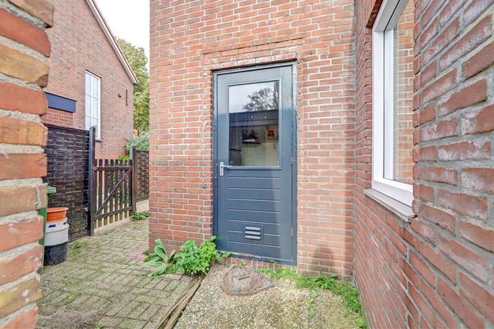 Bekijk foto 23 van Prins Bernhardstraat 8