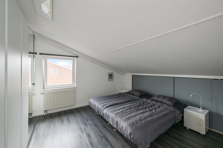 Bekijk foto 36 van Varenstraat 19