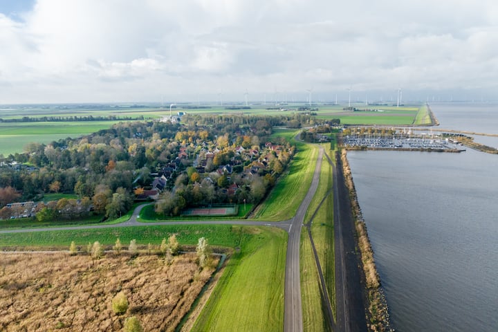 Bekijk foto 42 van Lindenlaan 25