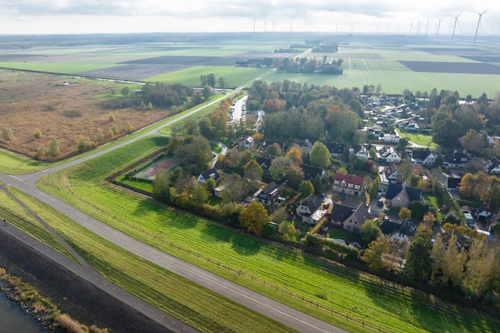 Bekijk foto 43 van Lindenlaan 25