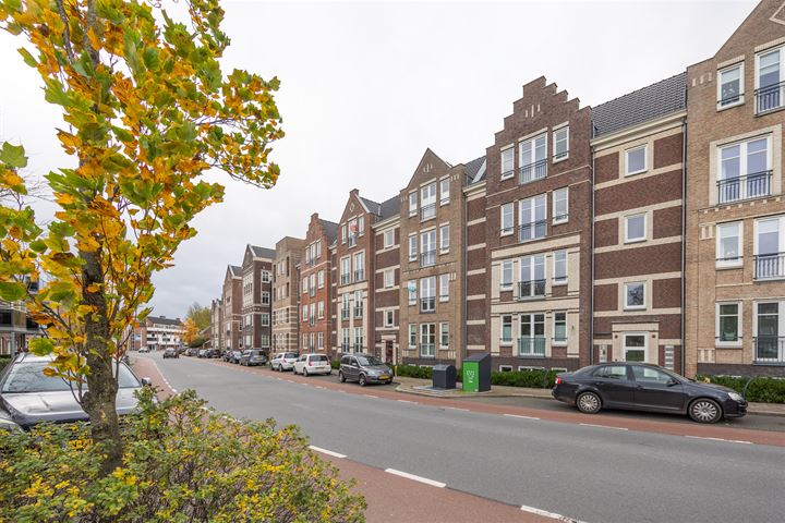 Bekijk foto 37 van Beatrixstraat 79