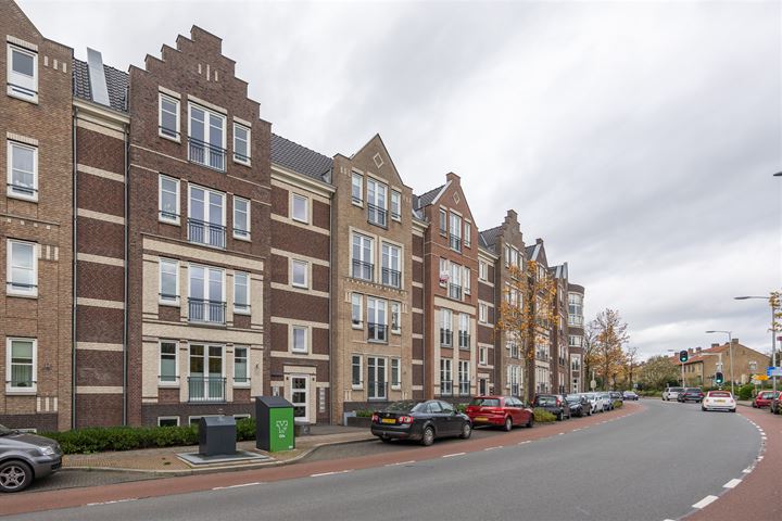 Bekijk foto 36 van Beatrixstraat 79