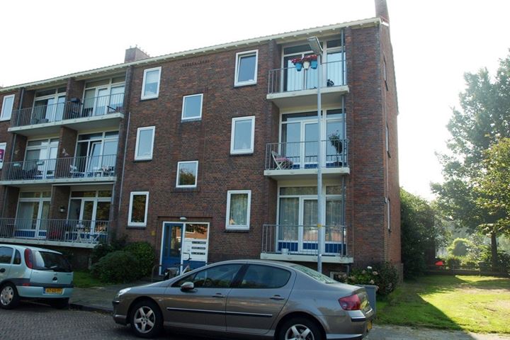 Bekijk foto 1 van H.A. Lorentzstraat 8