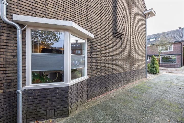 Bekijk foto 42 van Mesdagstraat 9