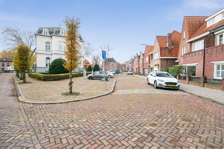 Bekijk foto 33 van Azelmastraat 5