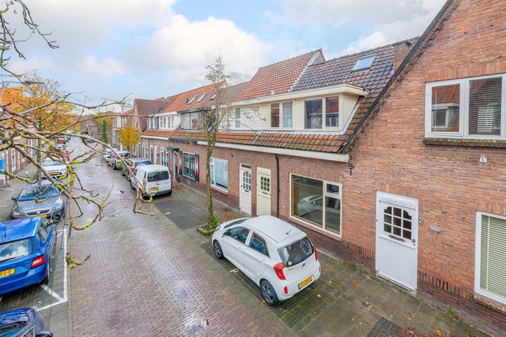 Bekijk foto 32 van Emmastraat 4