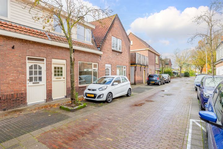 Bekijk foto 33 van Emmastraat 4